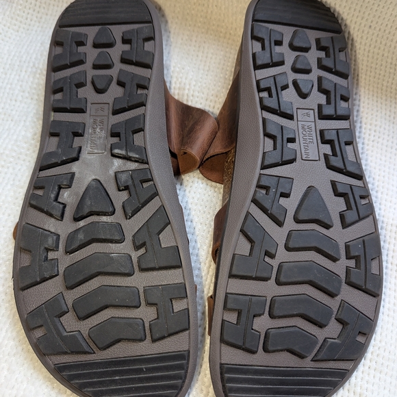 White Mountain Brown Sandals - Picture 5 of 10